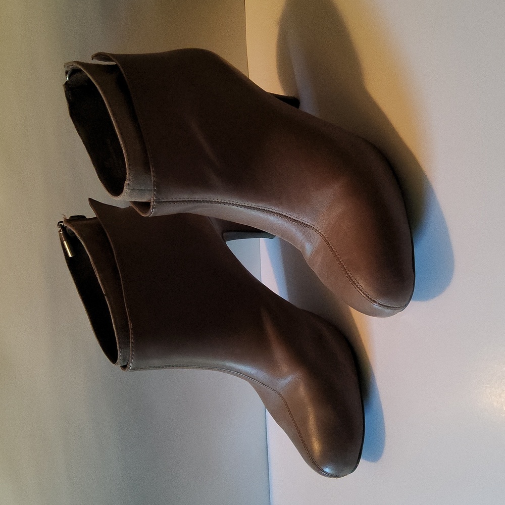 Me Too Boots Taupe